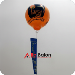 Balon Promosi Rest Area 23 Balon promosi rest area berukuran besar dengan desain custom logo brand terpasang di area parkir jalan tol untuk menarik perhatian pengunjung dan pengendara.