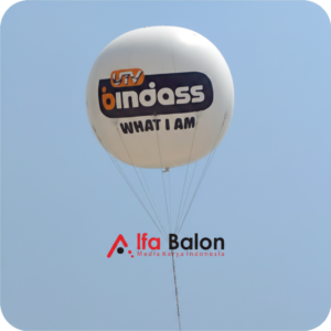 Balon Promosi Rest Area 30 Balon promosi rest area berukuran besar dengan desain custom logo brand terpasang di area parkir jalan tol untuk menarik perhatian pengunjung dan pengendara.