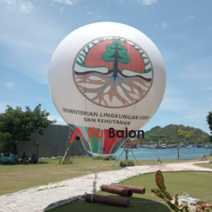 Balon Promosi Rest Area 32 Balon promosi rest area berukuran besar dengan desain custom logo brand terpasang di area parkir jalan tol untuk menarik perhatian pengunjung dan pengendara.